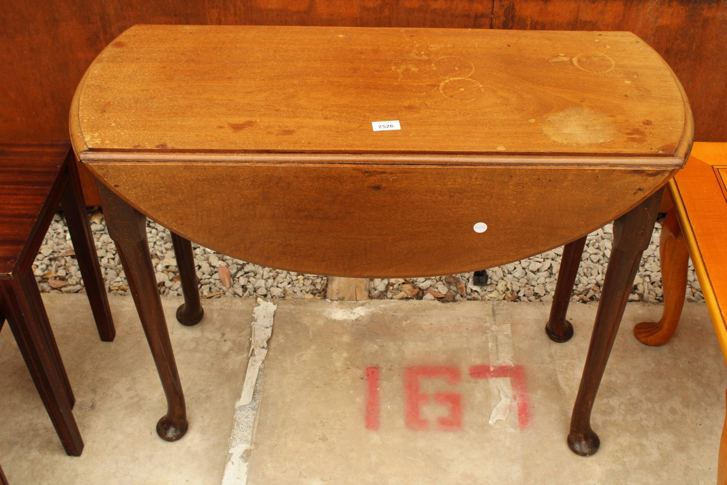 19th century OVAL MAHOGANY DROP-LEAF TABLE