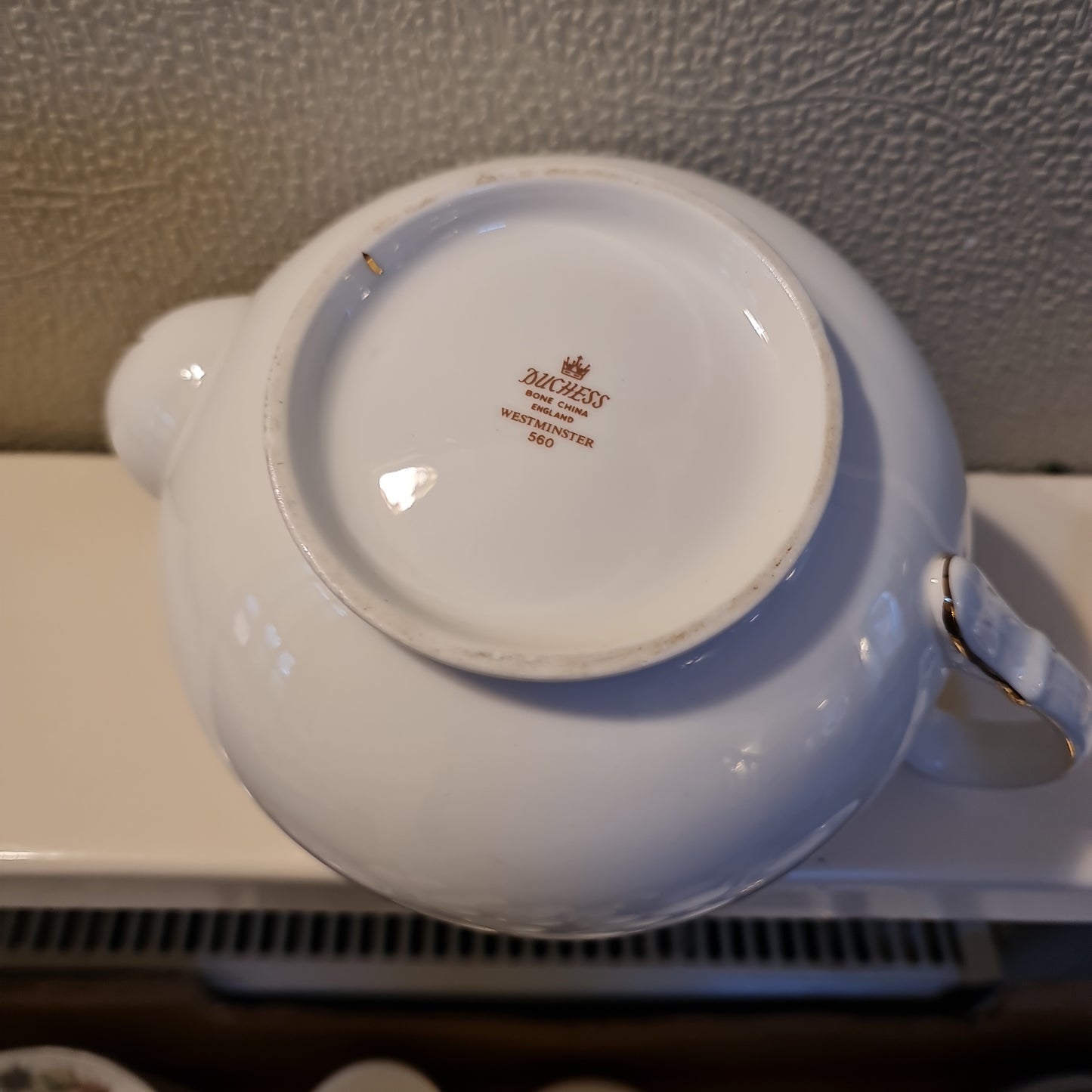 Duchess Westminster vintage tea pot serve 4 cups