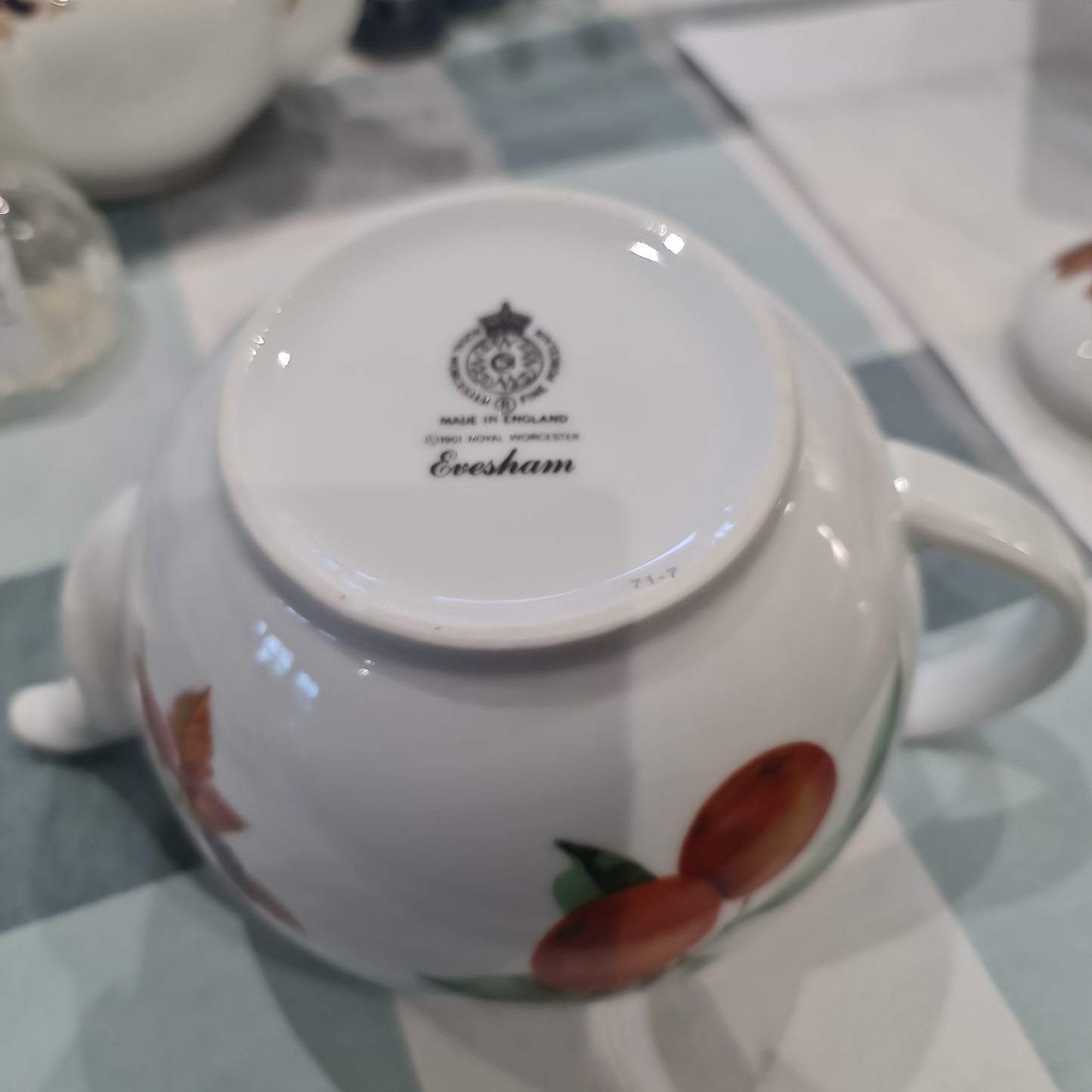 Royal Worcester evesham big tea pot