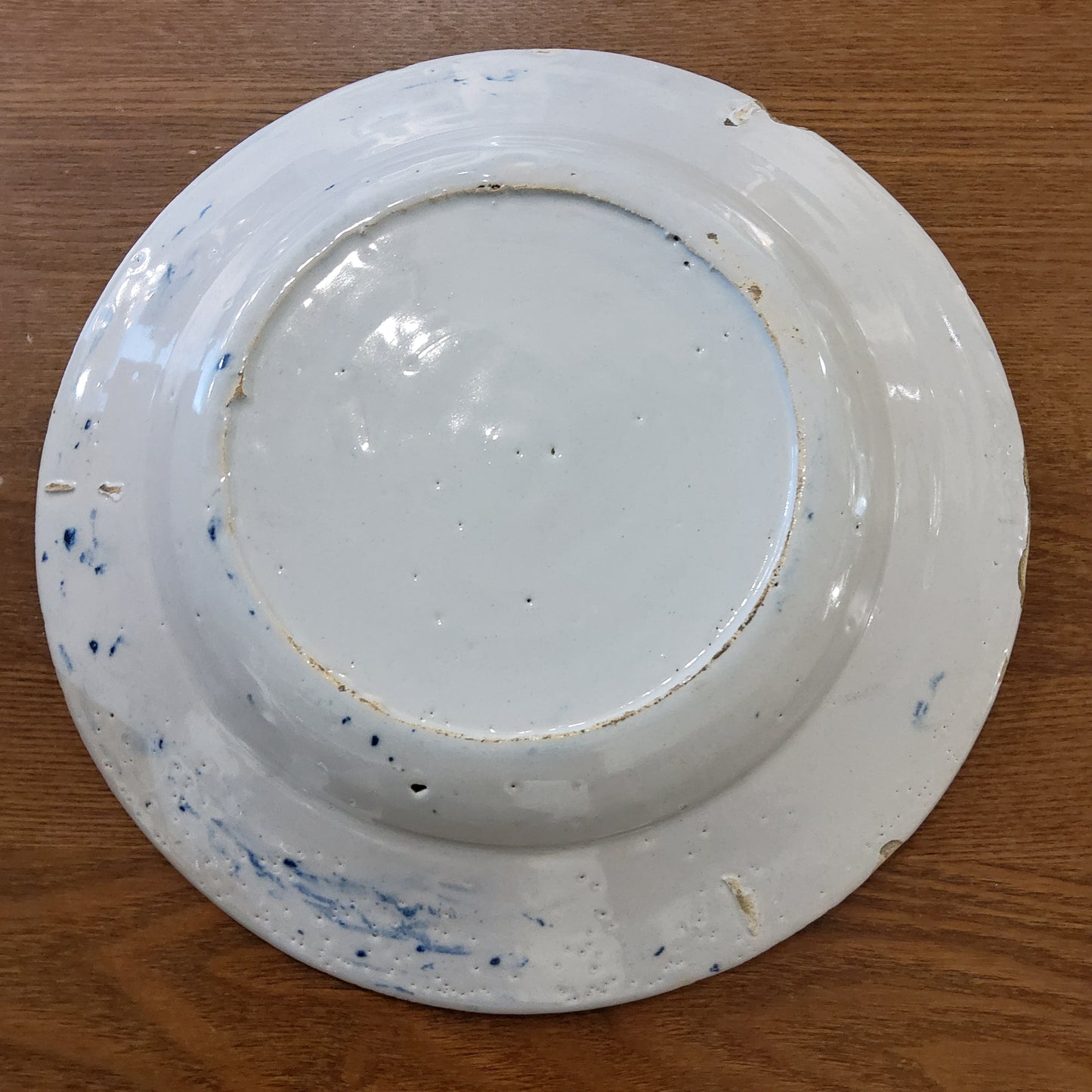 An early 18th century Delft plate