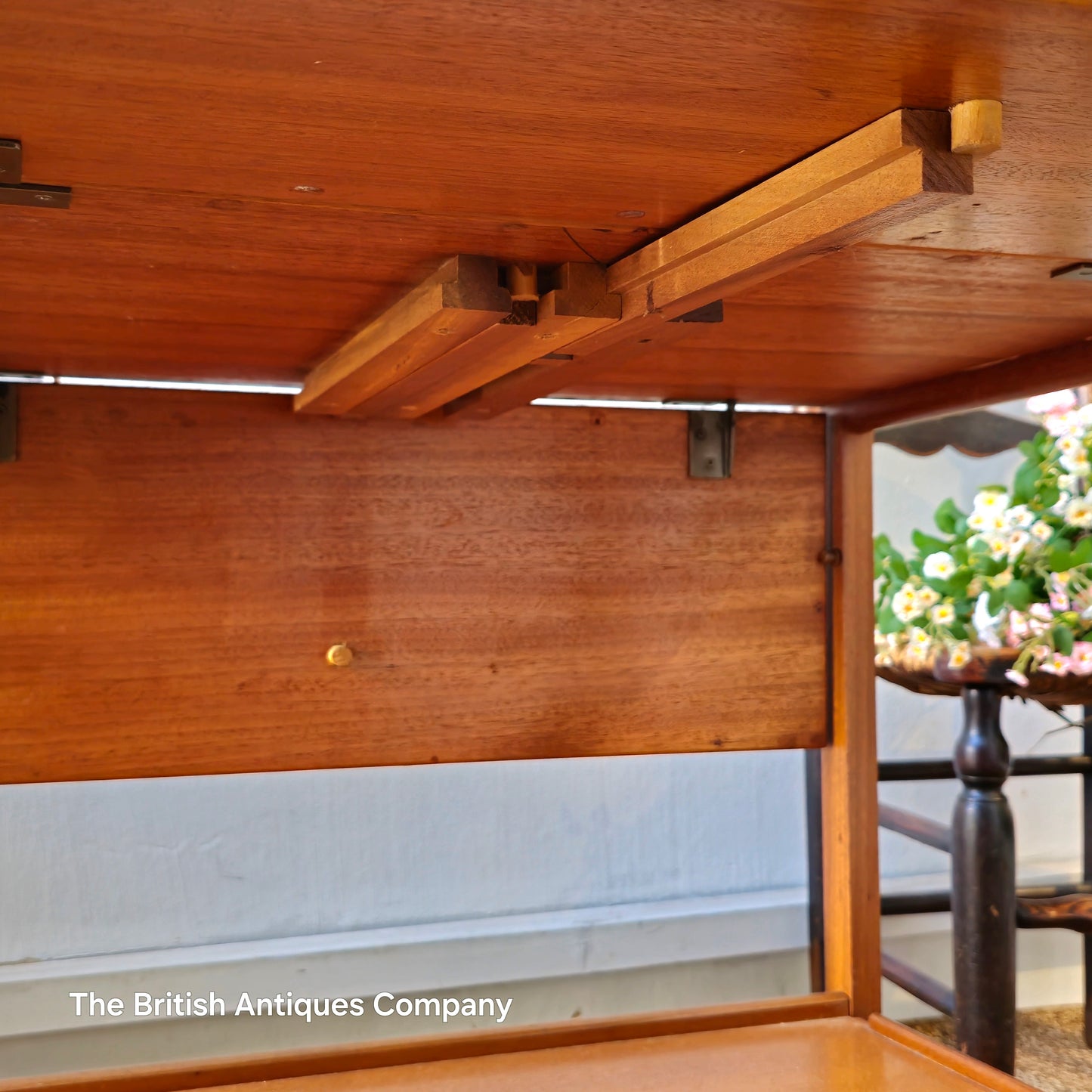 Mid-century drop leaf trolley table on casters wheel