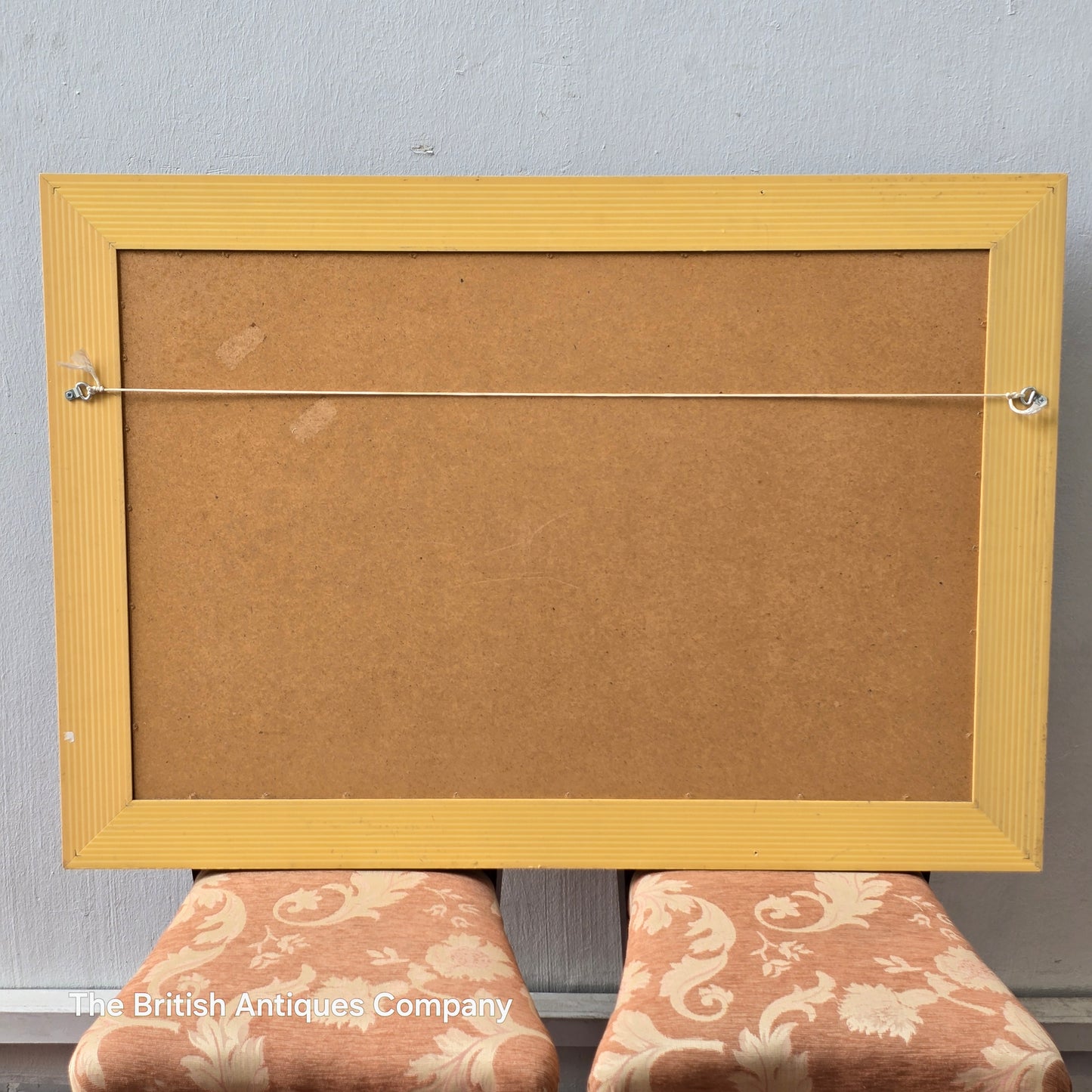 A VINTAGE GILT FRAMED WALL MIRROR WITH BEVEL EDGE, 43" X 33"