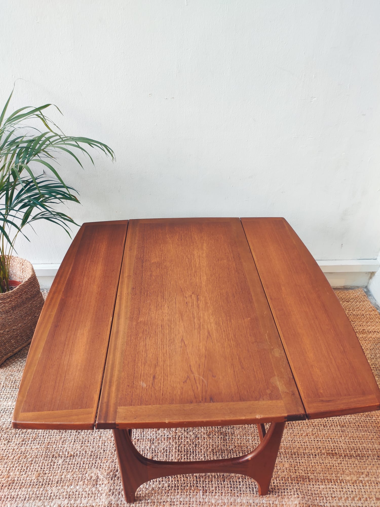Stonehill Mid-century coffee table