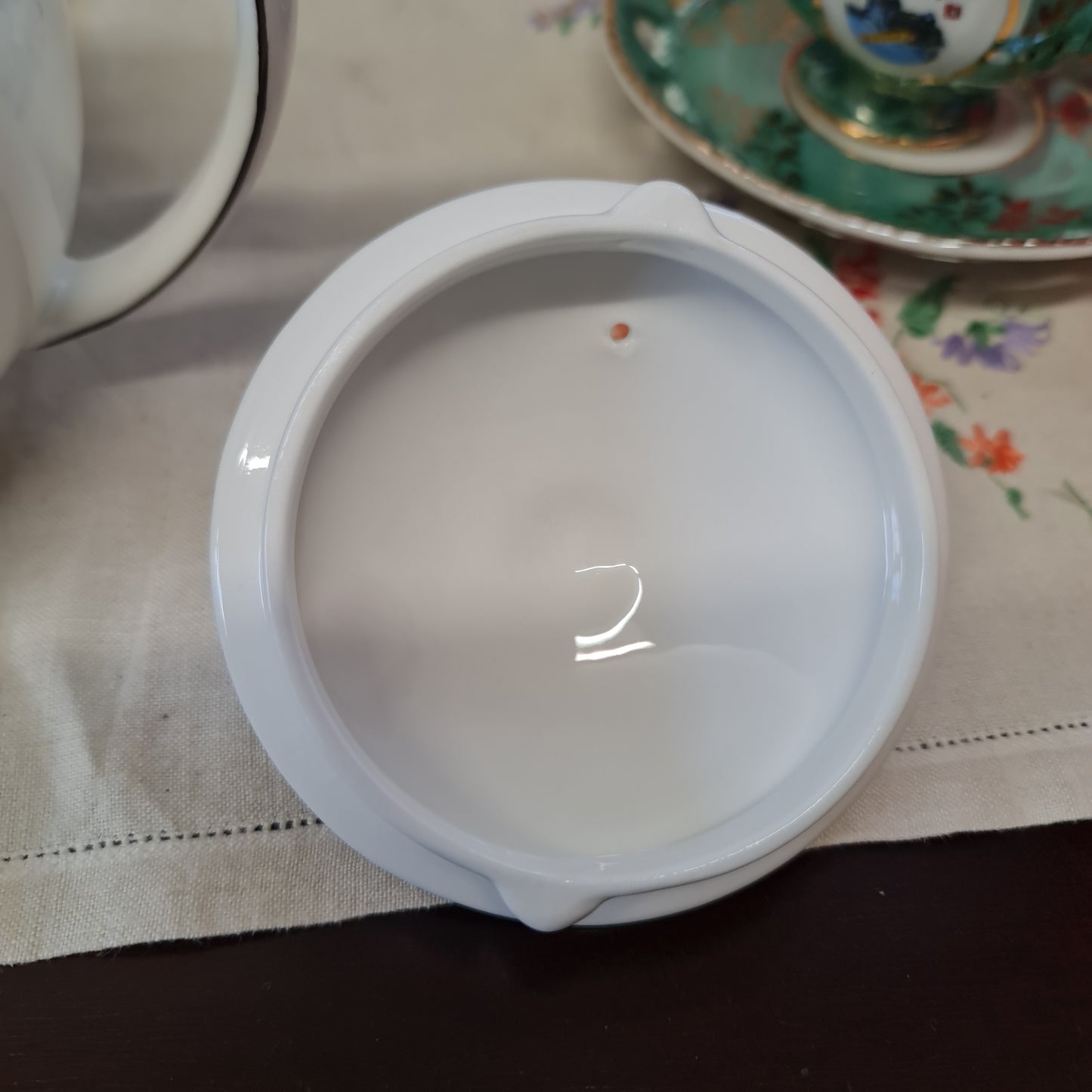 Wedgwood kutani Fine bone china big tea pot