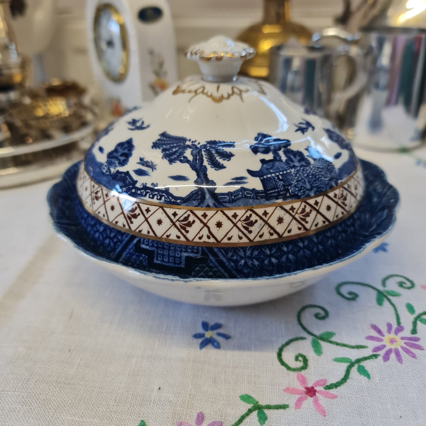 Booths Real Old Willow dinner and tea ware