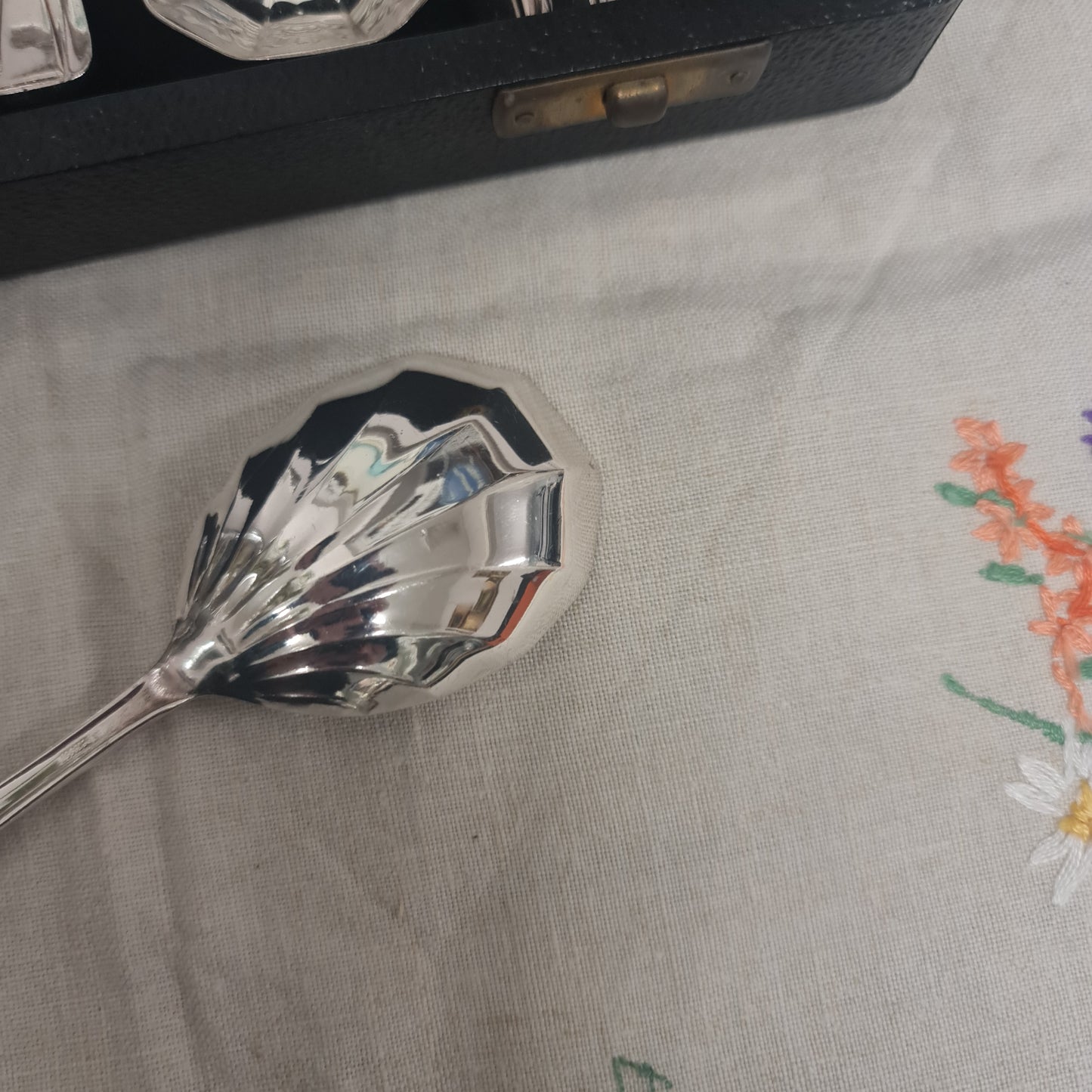 Vintage Sheffield silver plated desert spoon and fork with big serving spoon