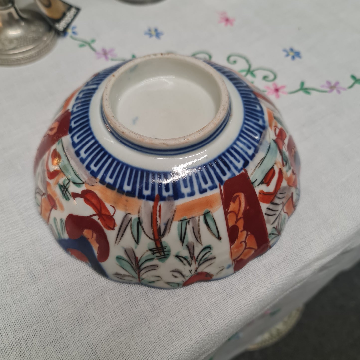 19th century Japanese handpainted imari bowl