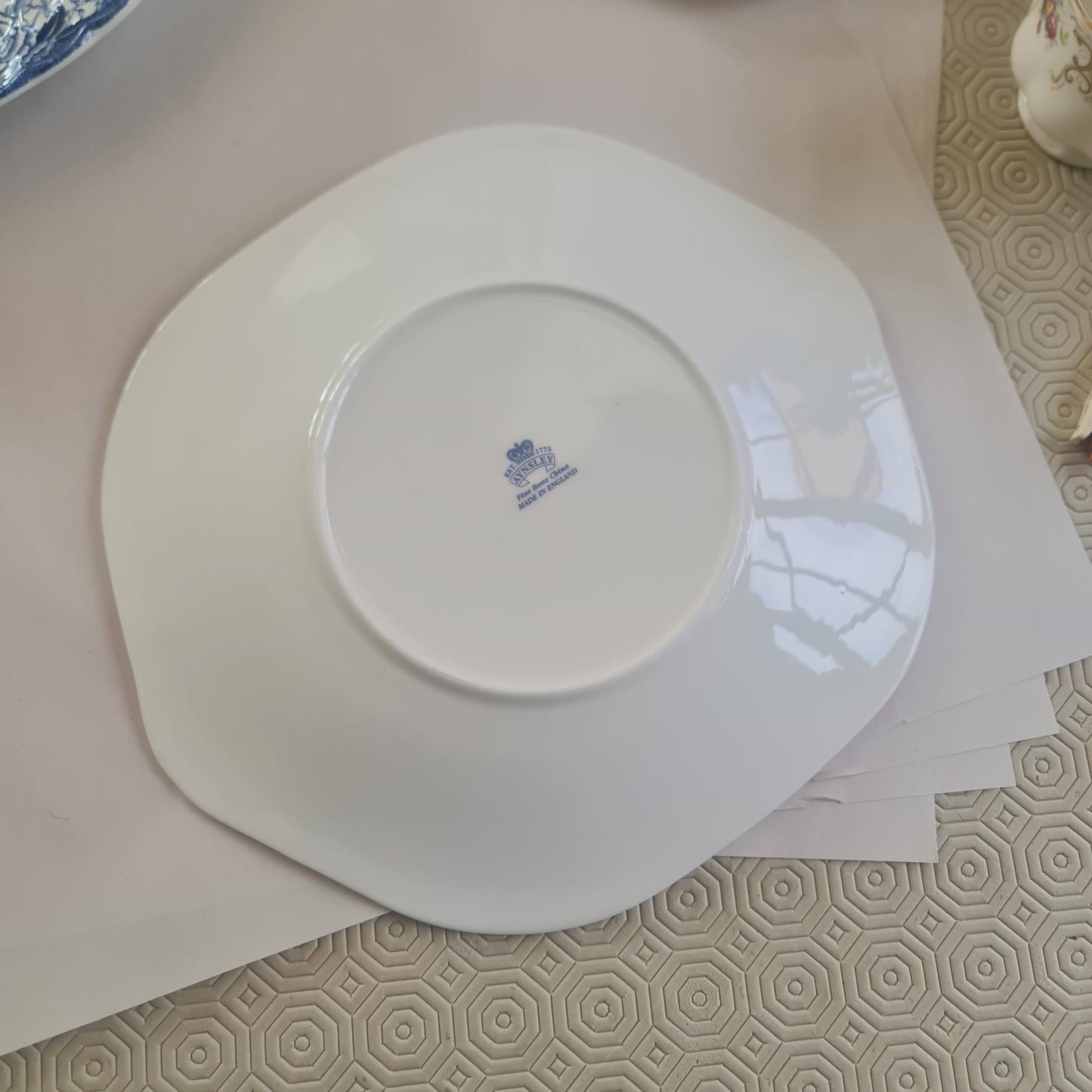 Beautiful Anysley Pembroke serving plate - brand new