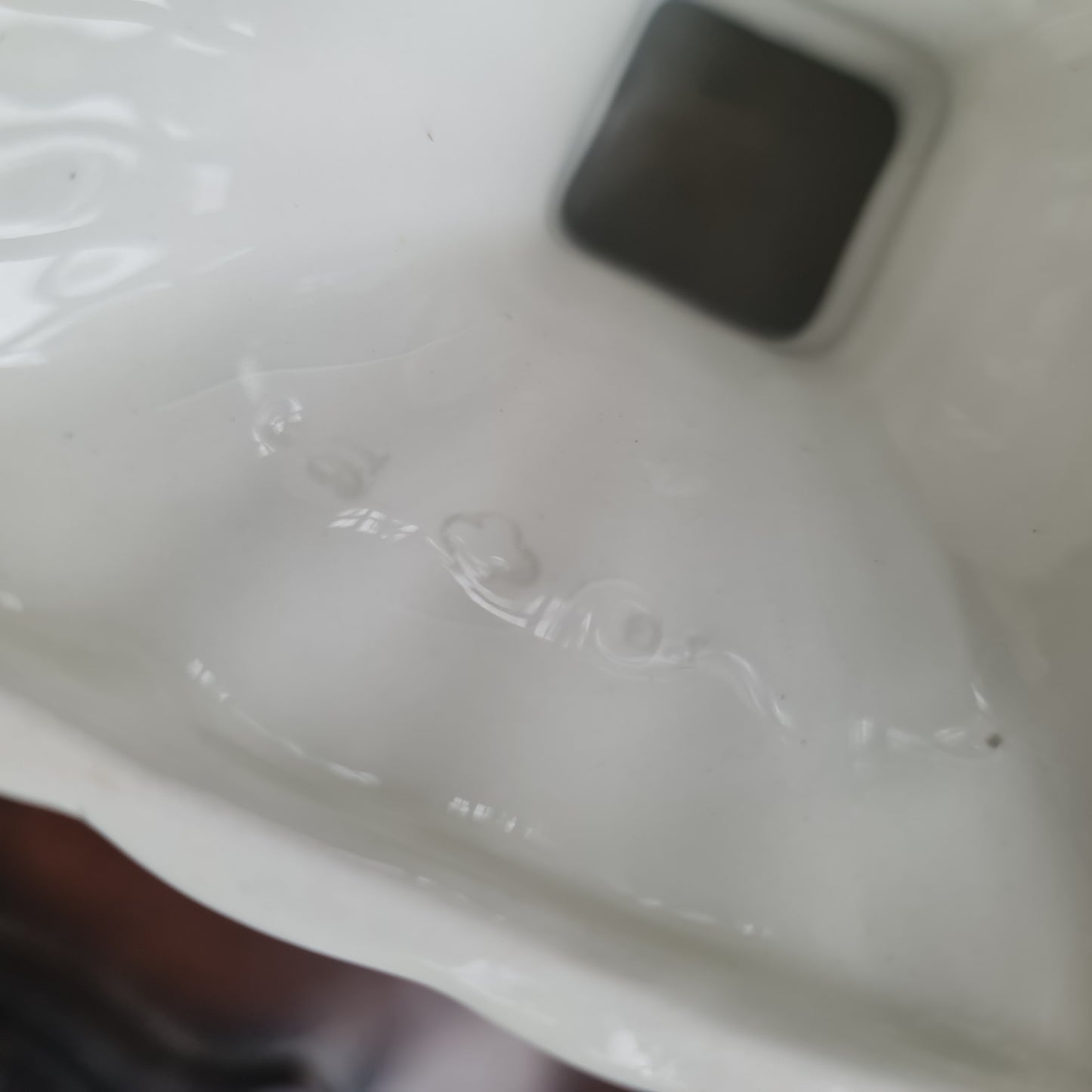 Fantastic vintage cake stand -minor loss of gold edge