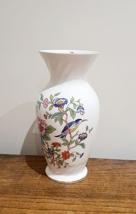 Aynsley Pembroke vase Swirl Neck