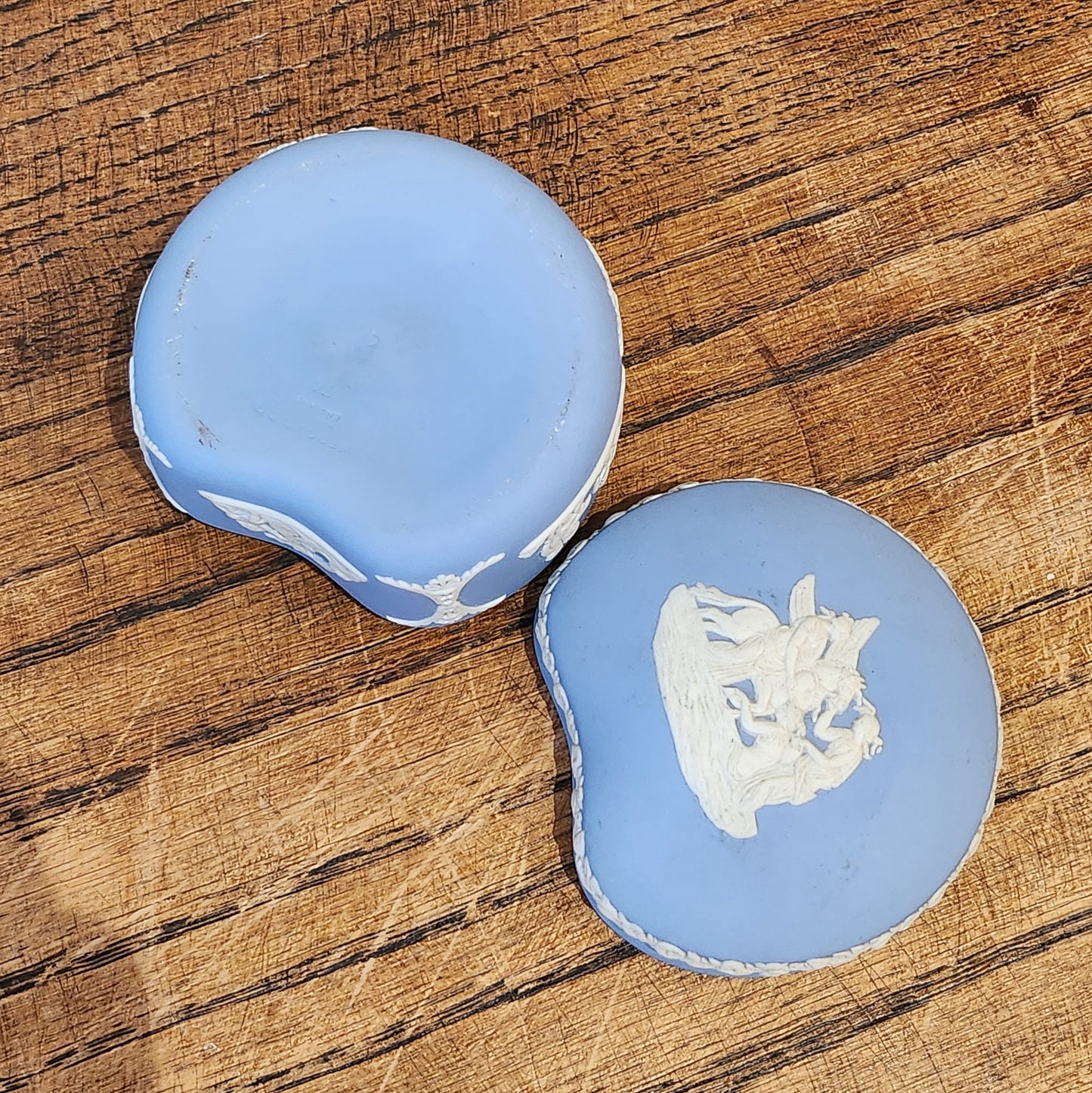 Wedgwood Blue Kidney-Shaped Trinket Dish With Lid- Chariot design