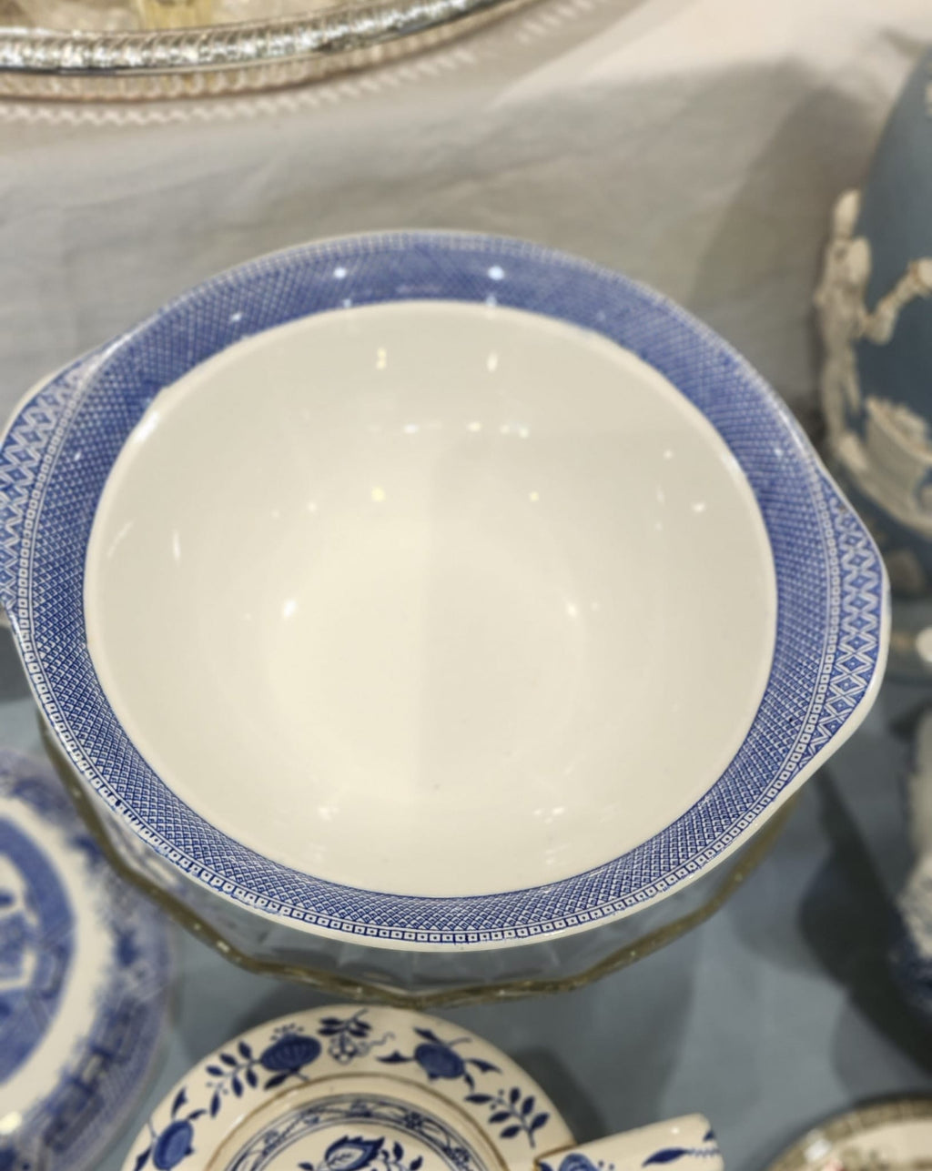 Crown Staffordshire Willow Blue and white tureen 26 x 15 cm