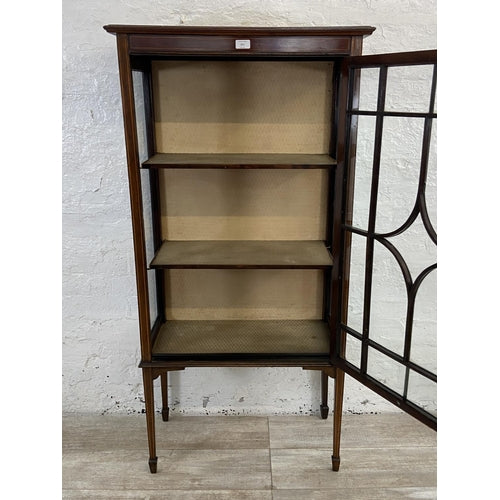 An Edwardian inlaid mahogany display cabinet - approx. 141cm high x 71cm wide x 33cm deep