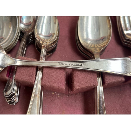 A mid 20th century cutlery canteen containing The Stainless Cutlery Co. Ltd.