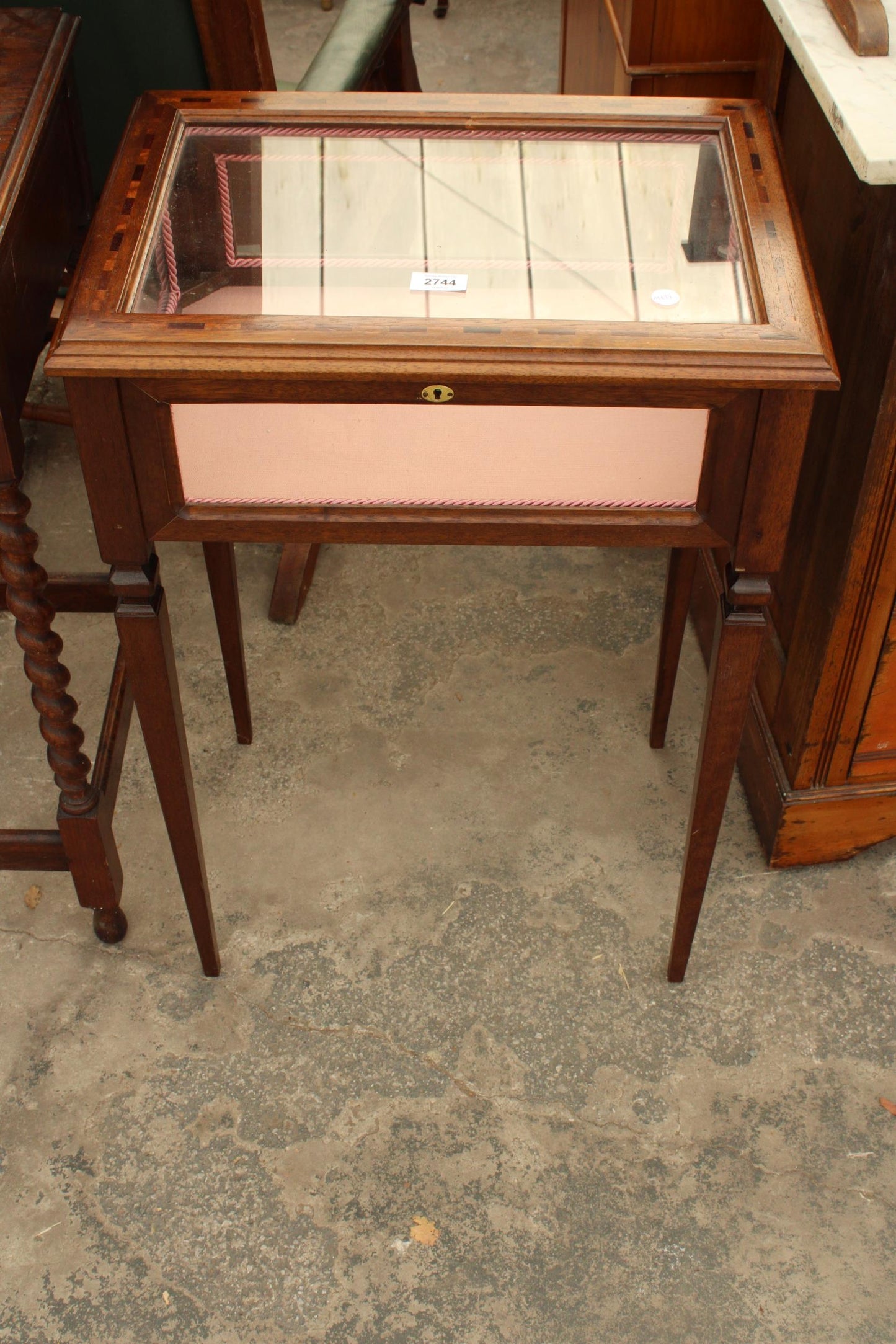 VICTORIAN STYLE BIJOUTERIE TABLE ON TAPERING LEGS