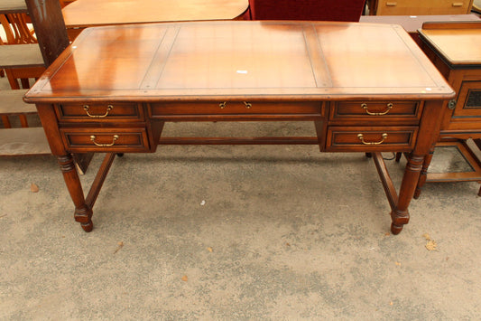 A HIGH QUALITY SELVA (MADE IN ITALY) WRITING DESK