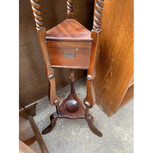 VICTORIAN STYLE ANCIENT MARINER JARDINIER STAND.