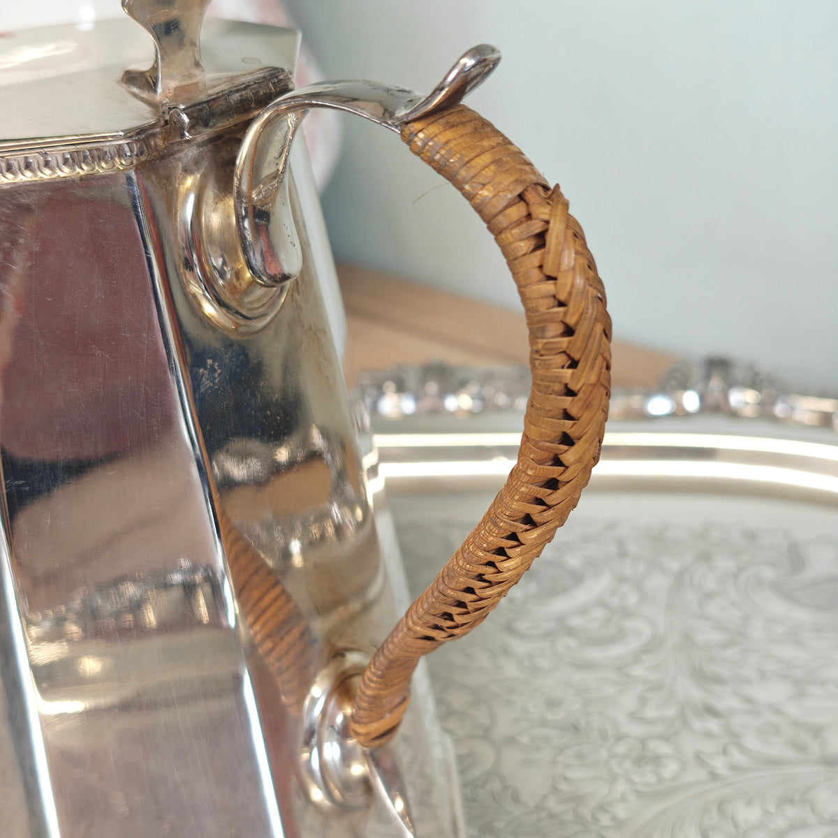 Late Victorian to early Edwardian electroplated coffee pot produced by Richard Richardson