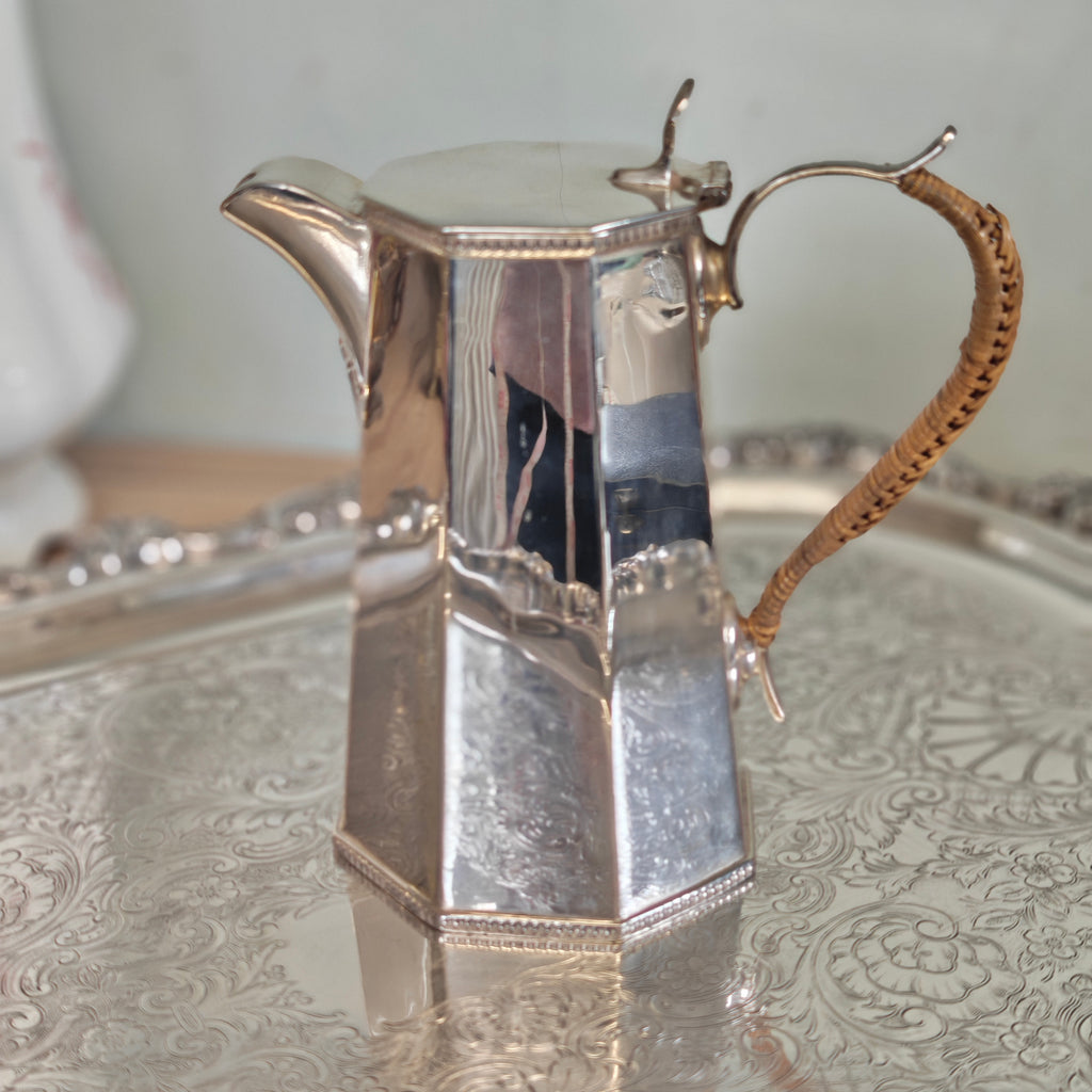 Late Victorian to early Edwardian electroplated coffee pot produced by Richard Richardson