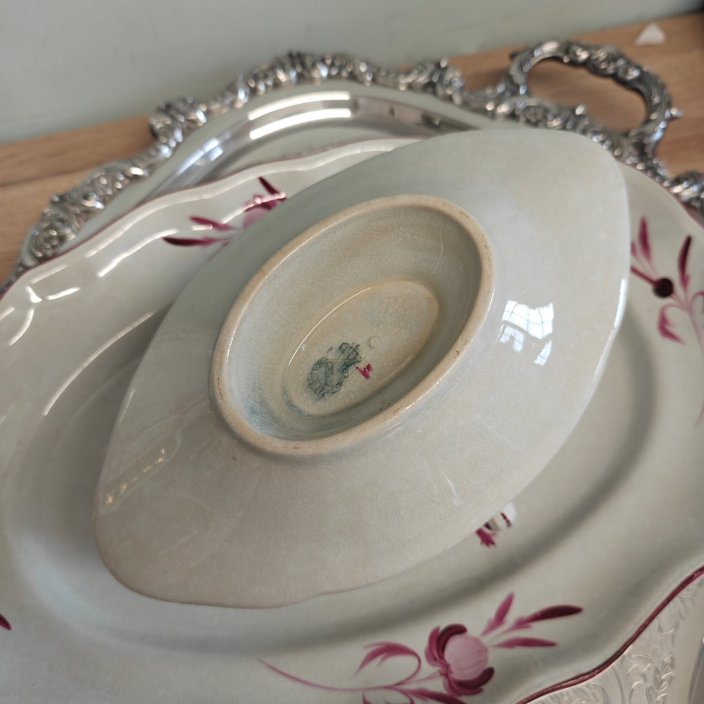 Elegant porcelain sauceboat is an antique Keller &amp; Guérin (K&amp;G) Lunéville sauceboat