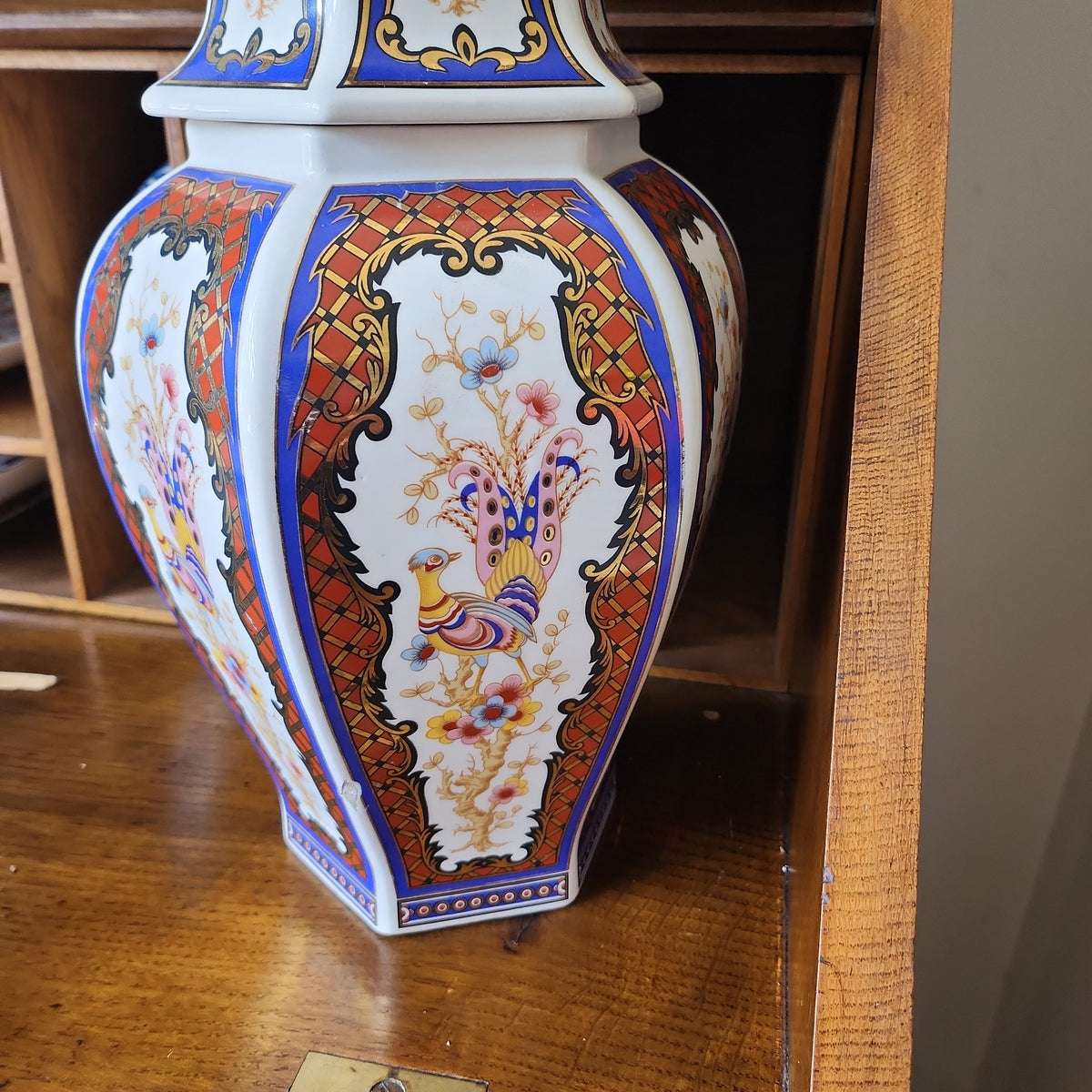 Big Imari style ginger jar