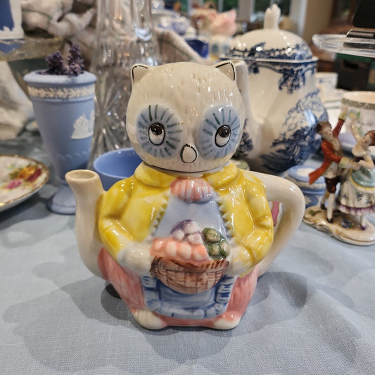 Vintage Novelty Mrs Owl Teapot