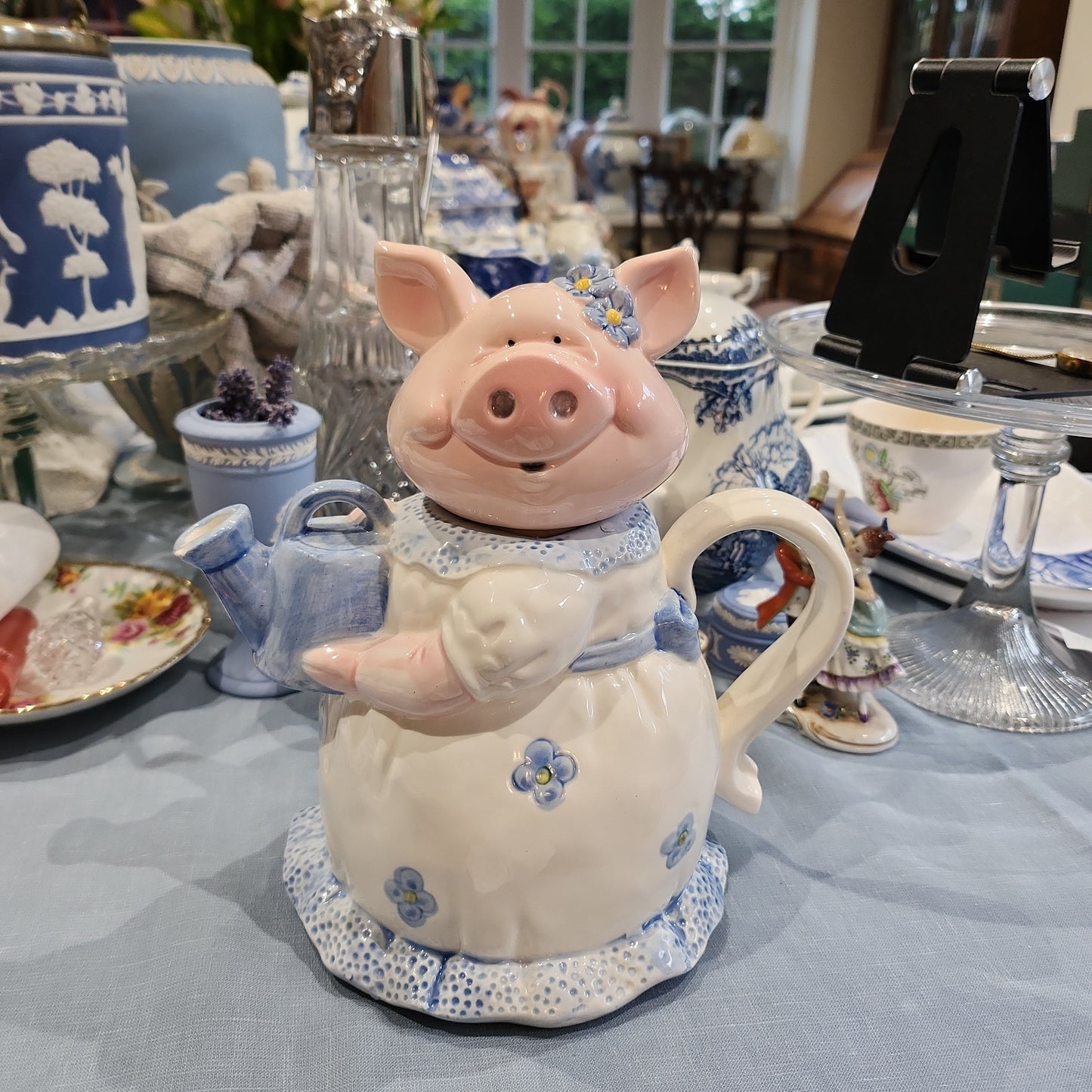 Vintage Novelty Mrs Piggy Teapot