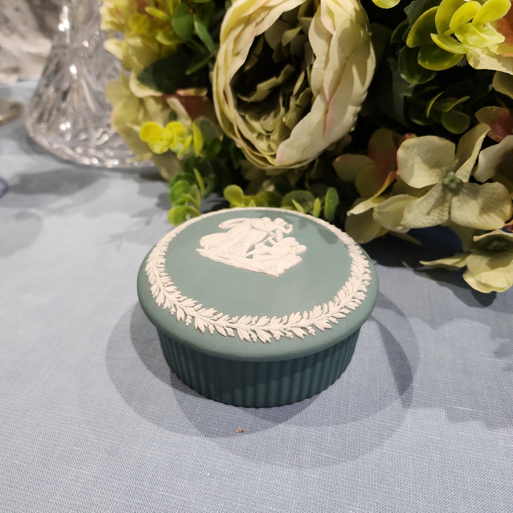 Rare Wedgwood Sage Green tinket box c 1820