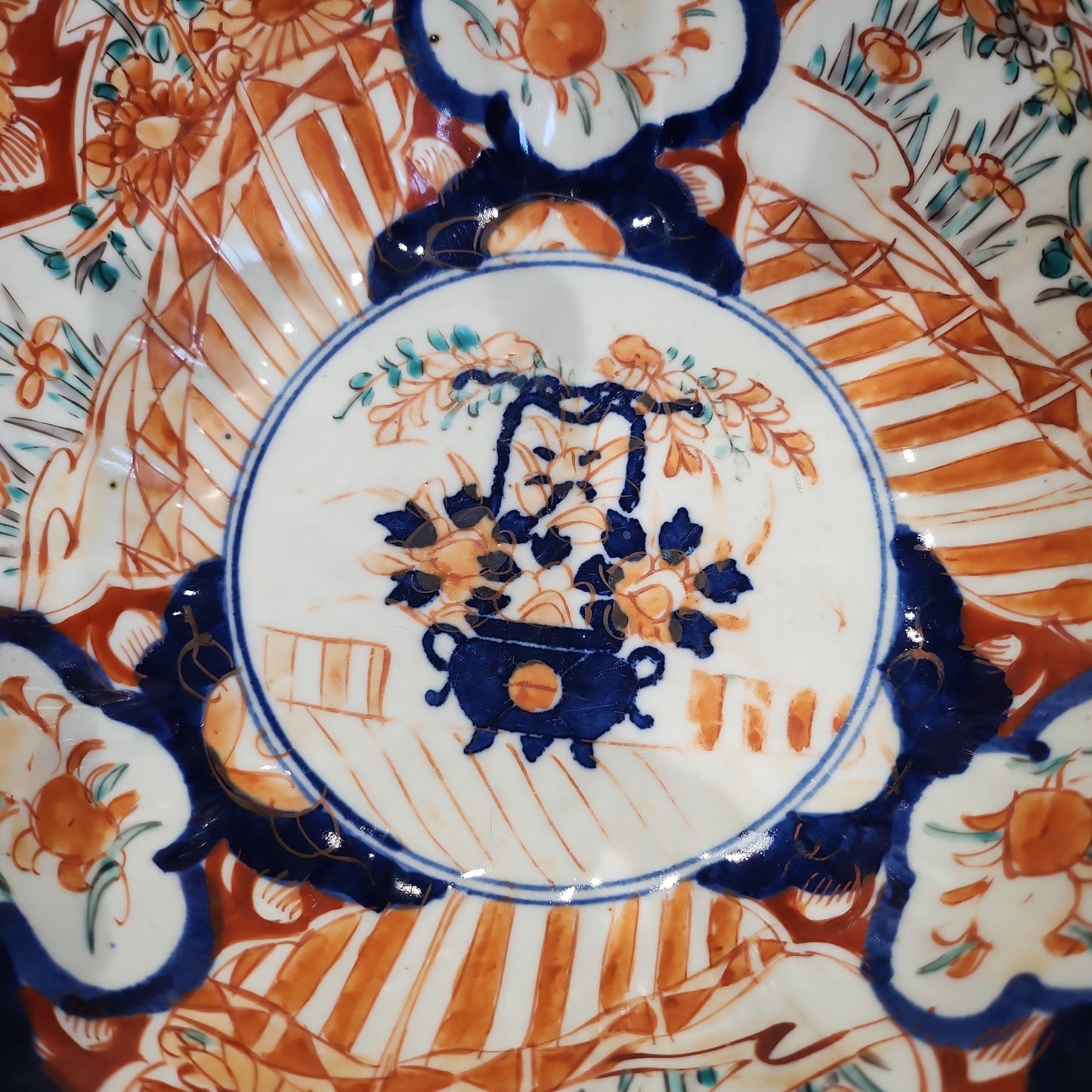 Amazing Meiji period handpainted Imari bowl 22 x 9 cm