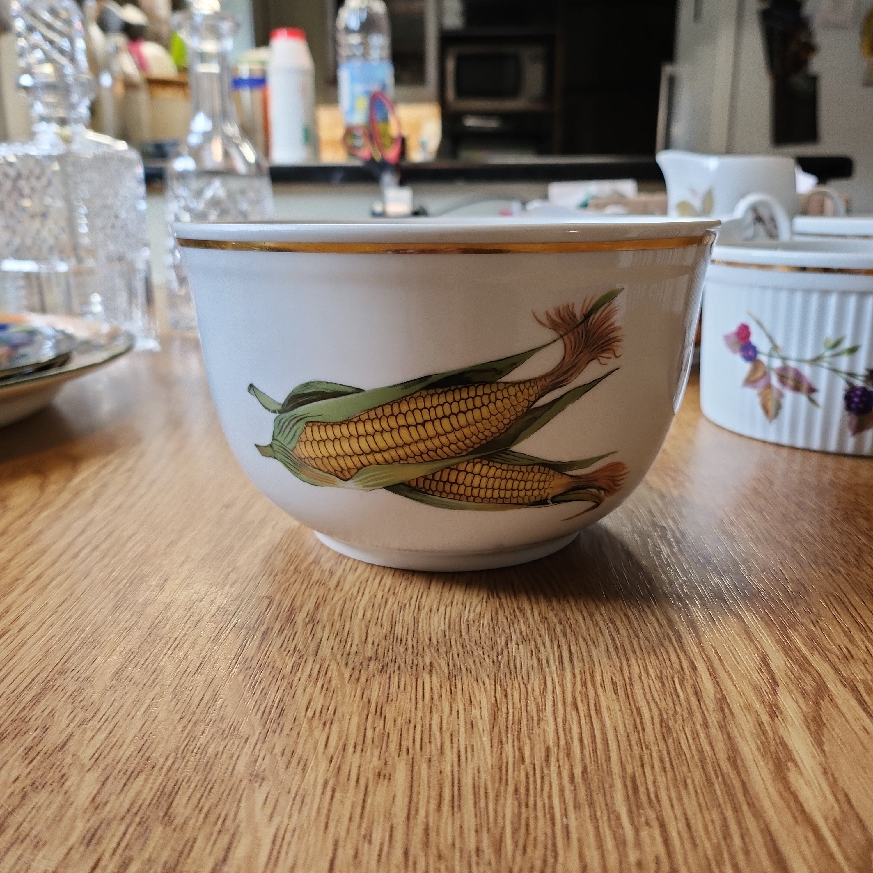 Royal worcester Fine Bone China bowl 17 x 10cm