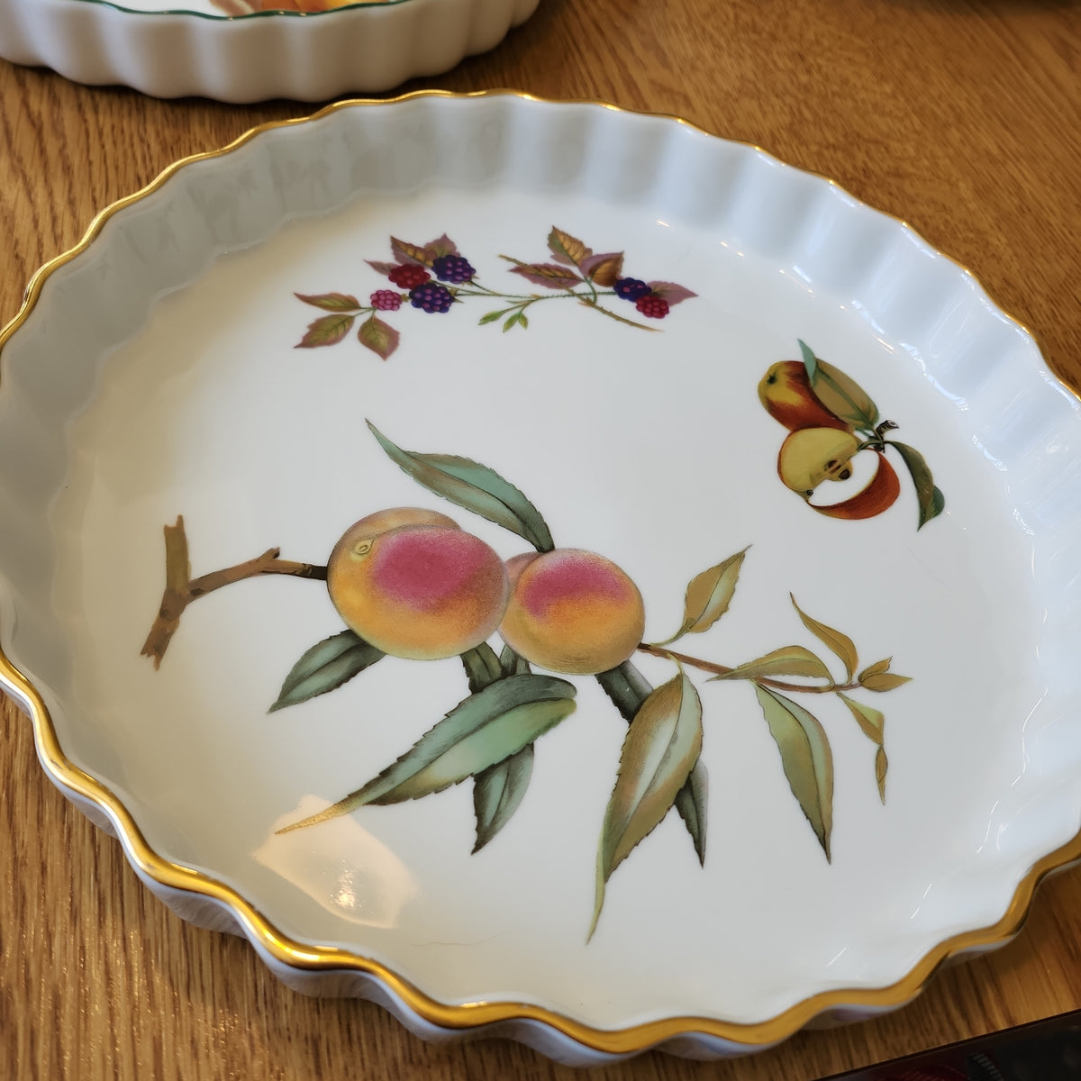 Royal worcester Fine Bone China Pie dish 27 by 4cm