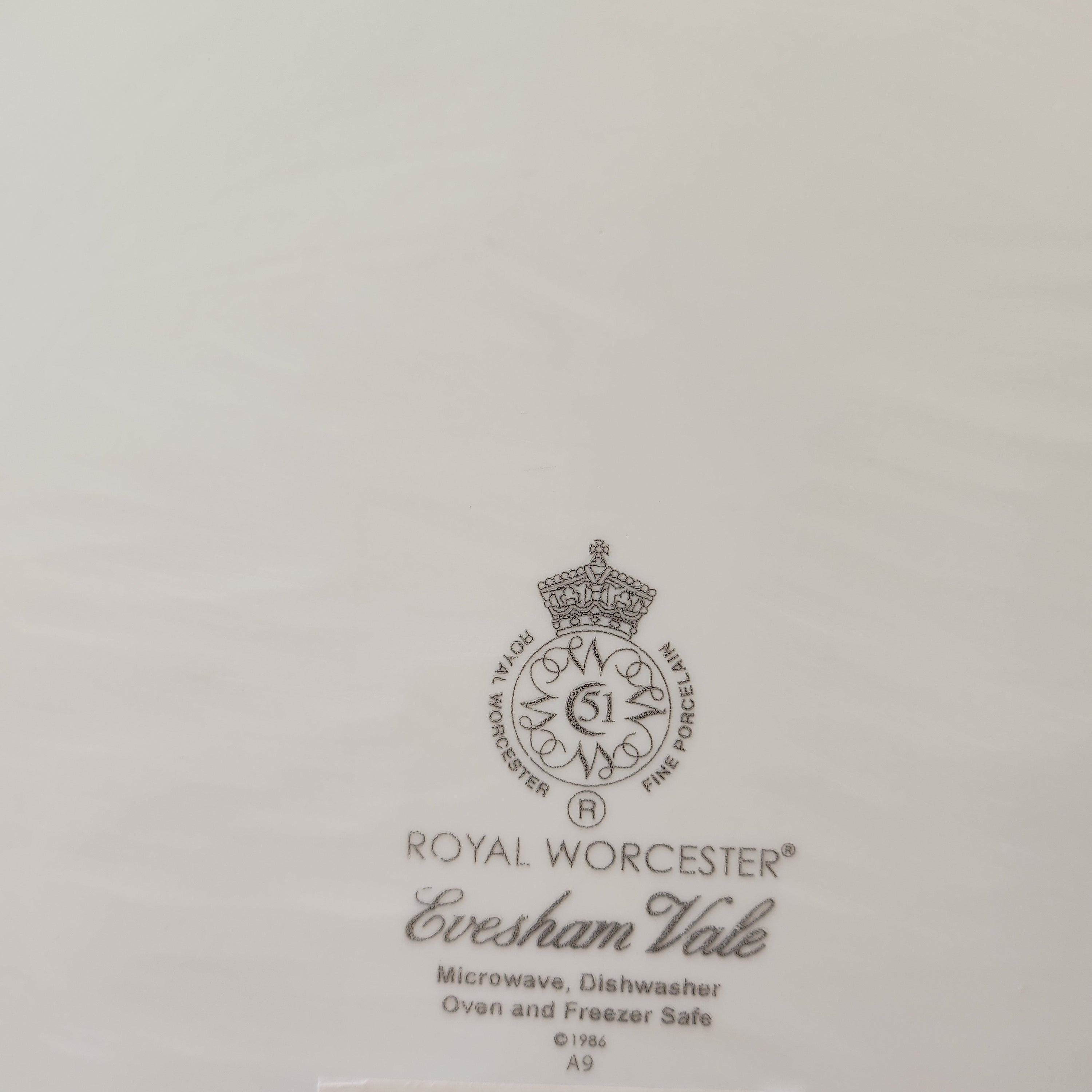 Royal Worcester Fine Bone pie dish 27 x 3 cm