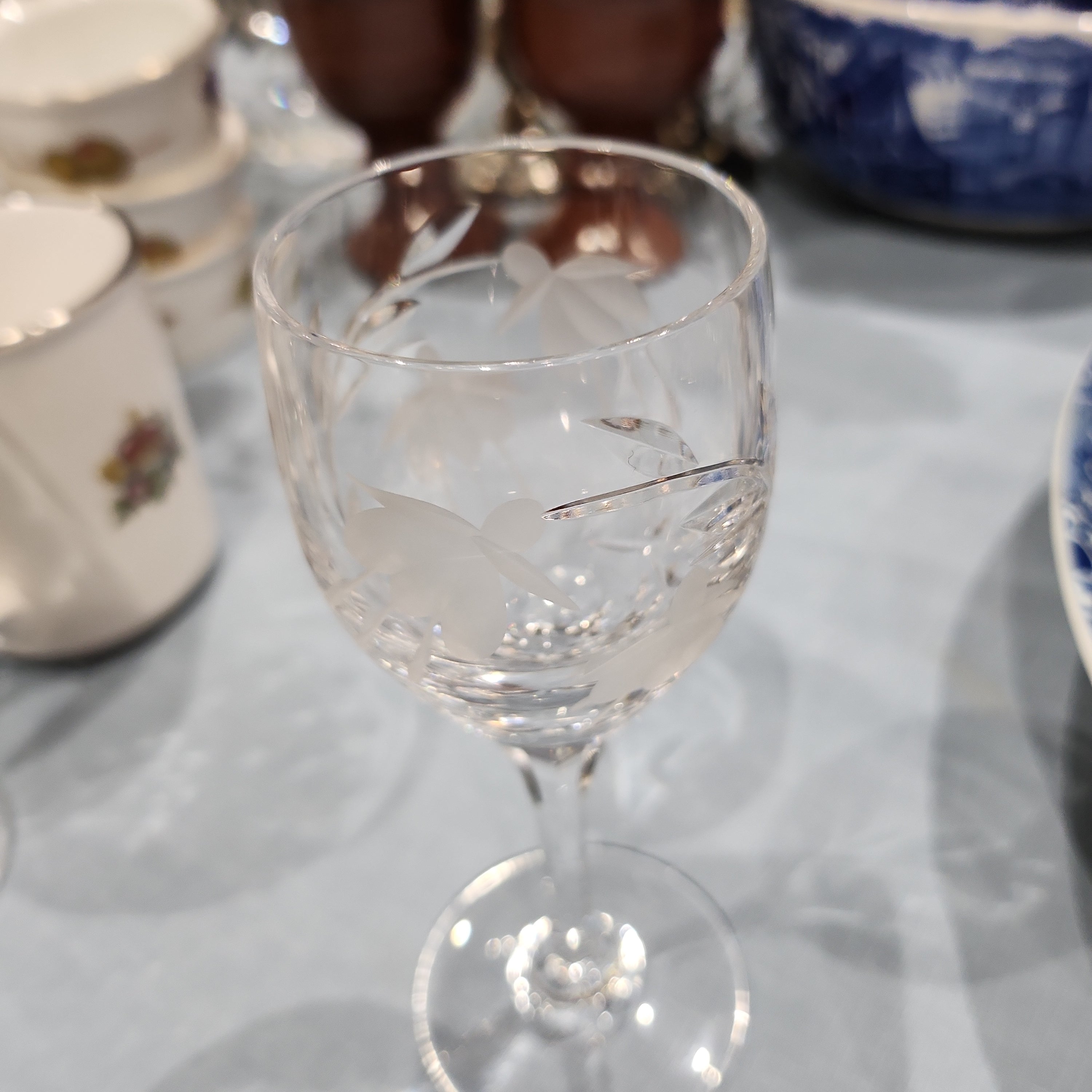High quality crystal glass with flora itching 15 cm