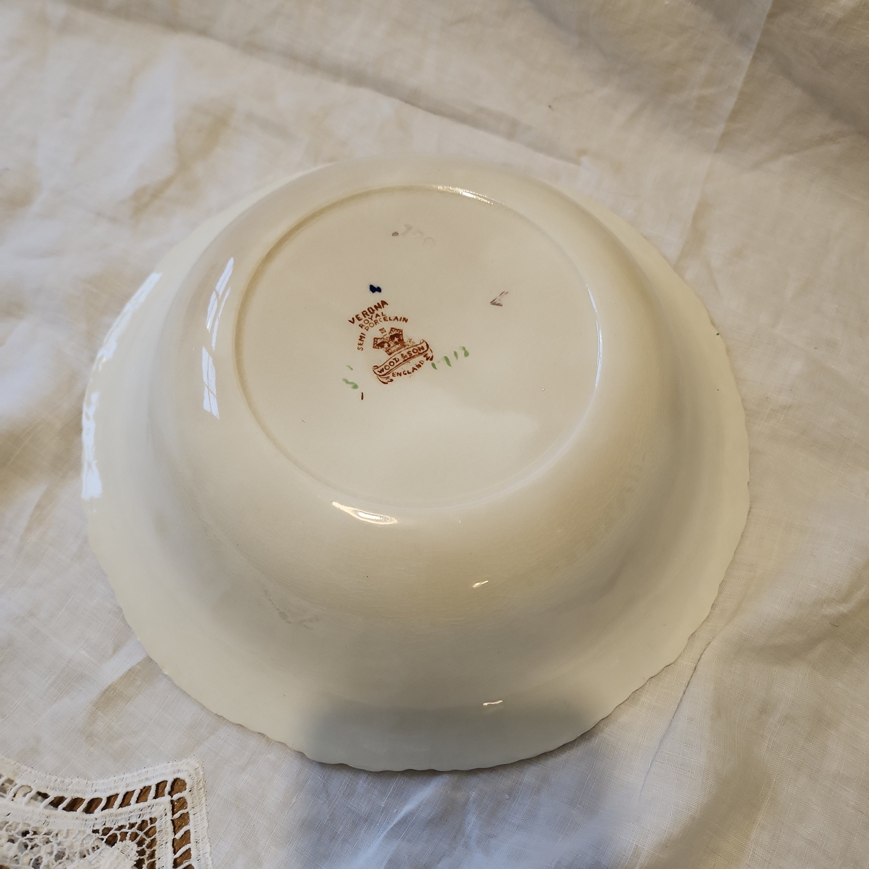 Lovely Imari style  24.5cms Bowl  by Wood & Sons - minor crazing