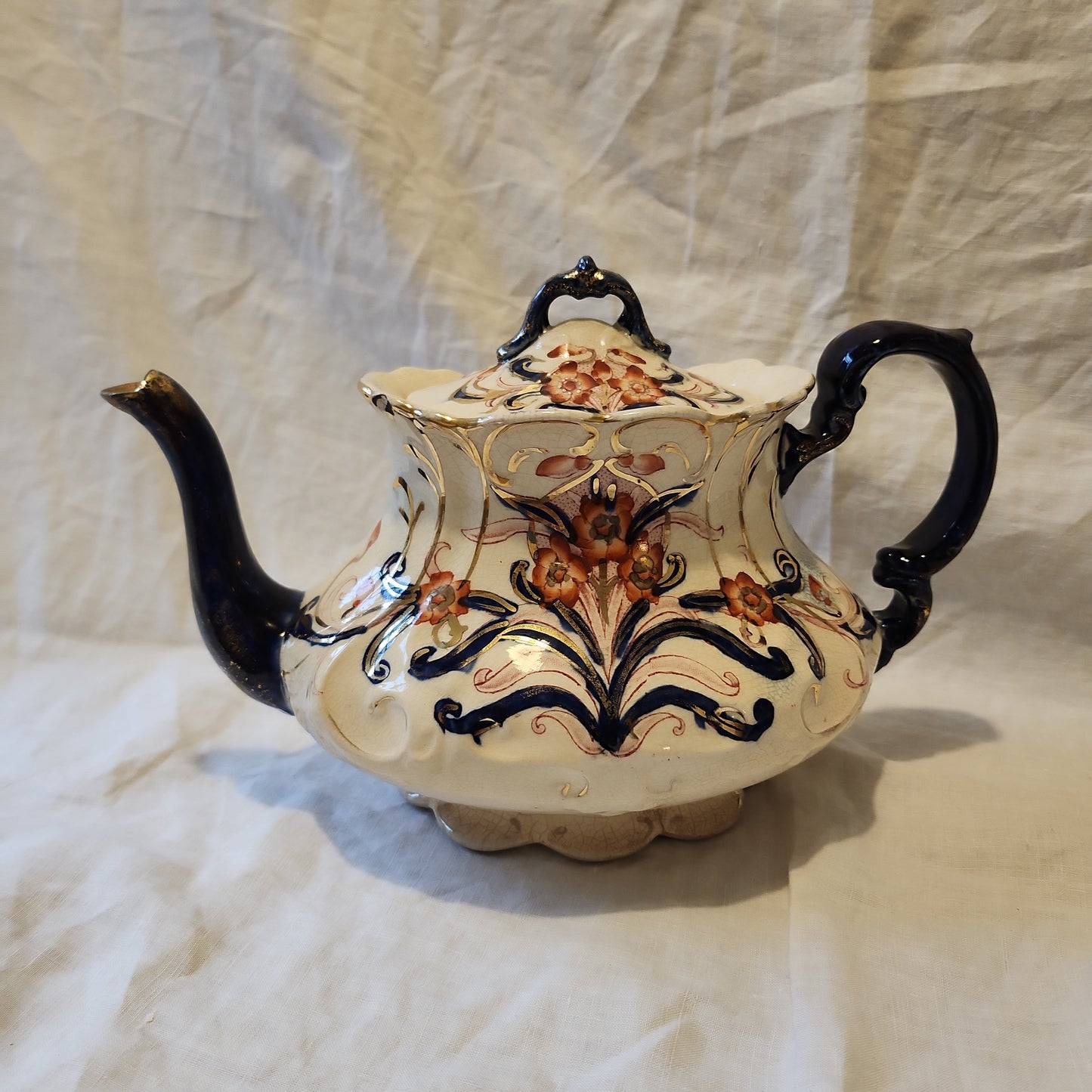 Victorian Tea pot by Sanuel Johnson of Burslem imari style handpainted tea pot with crazing