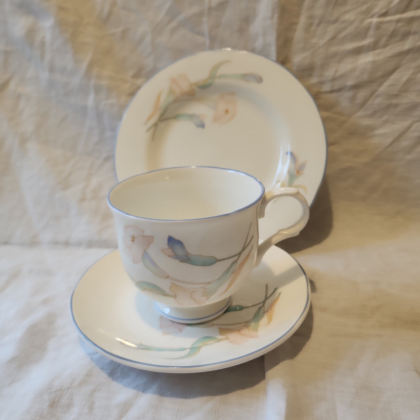 Sadler Pastel colour tea set