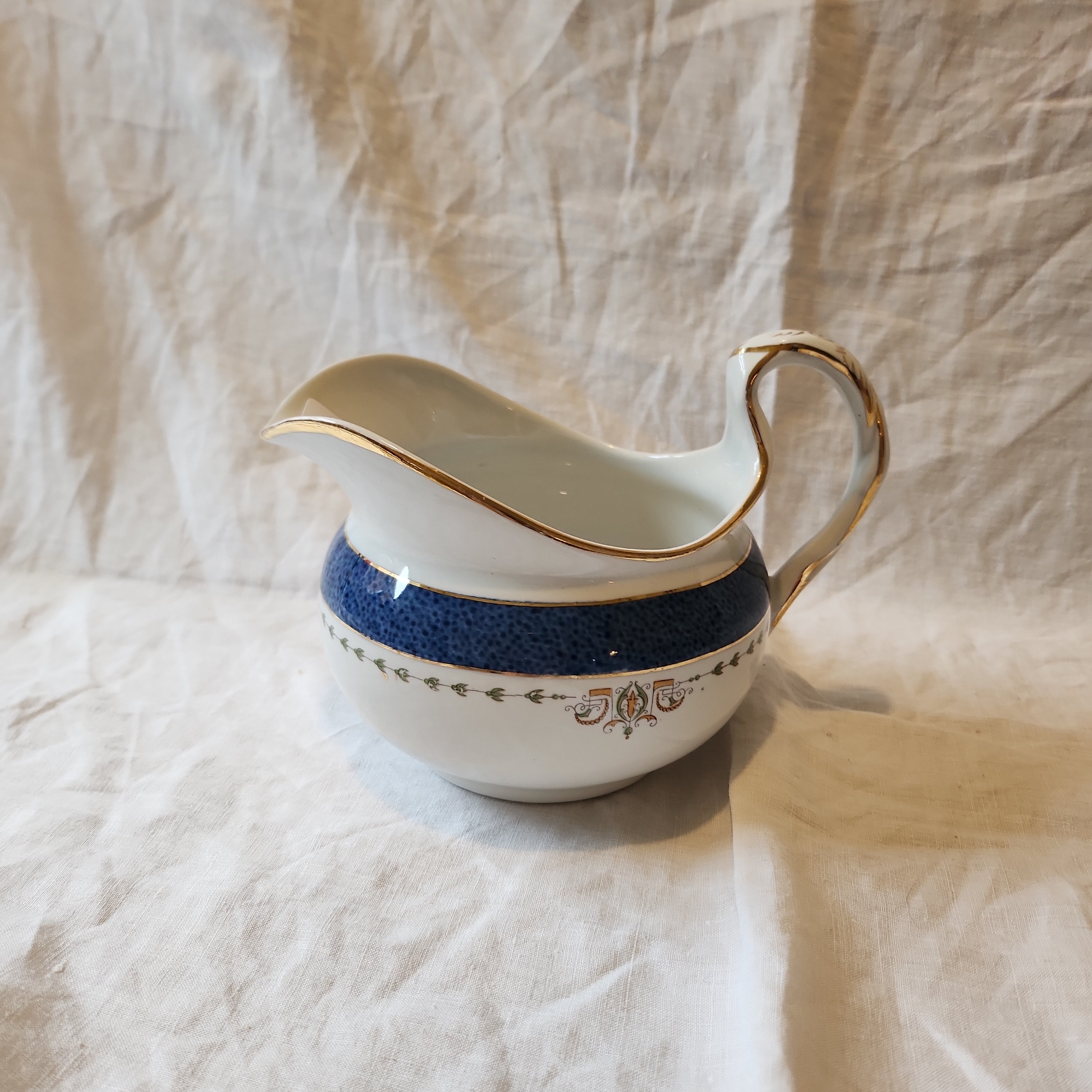 Vintage Keeling & Co Burslem gravy bowl