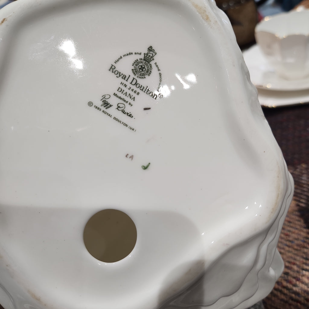 Royal Doulton fine bone china Fugurine - Diana
