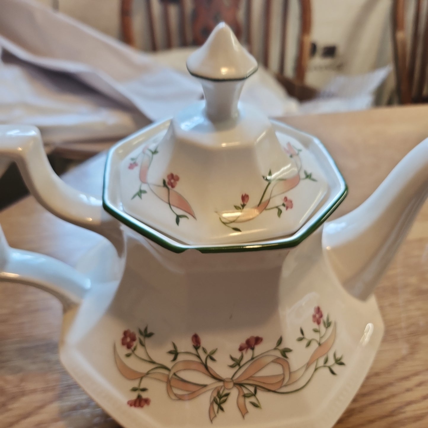 Vintage Johnson Brother big tea pot - minor defect