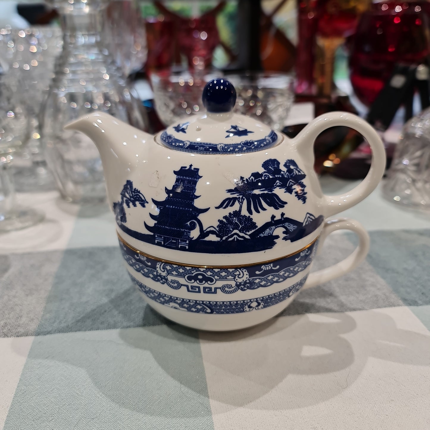 Rare Rington Teapot with cup willow pattern