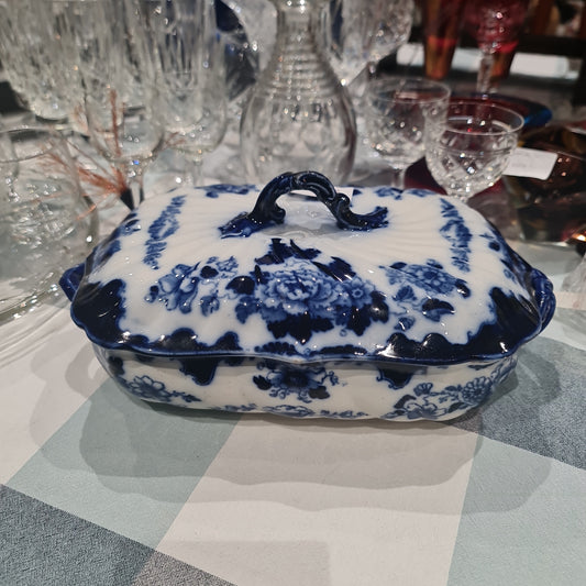 Rare Cresham blue and white vegetable tureen