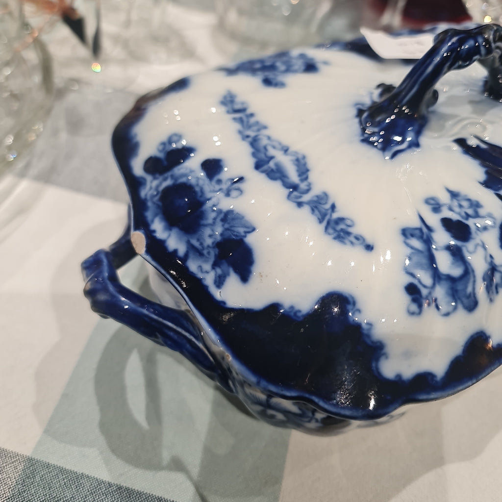 Rare Cresham blue and white vegetable tureen