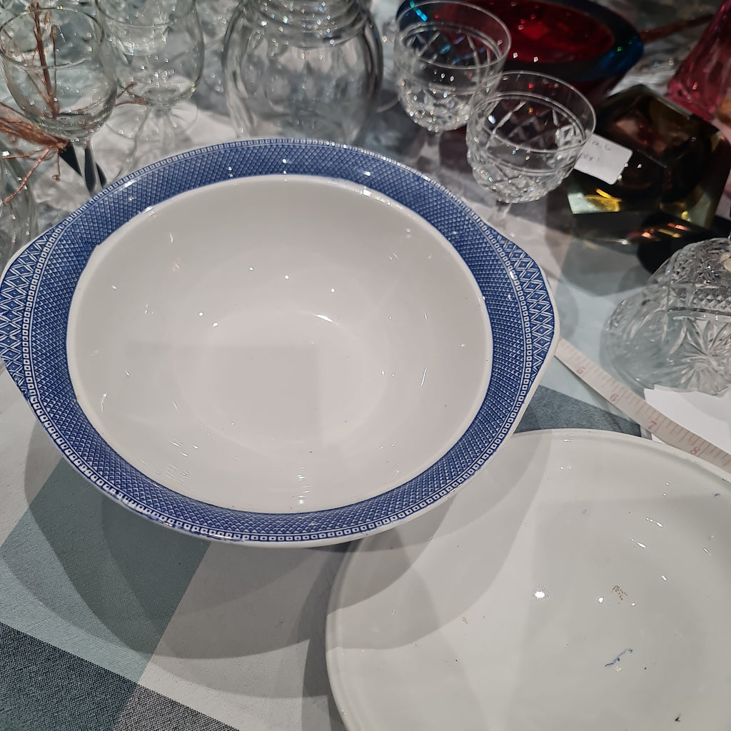 Royal Staffordshire blue willow tureen
