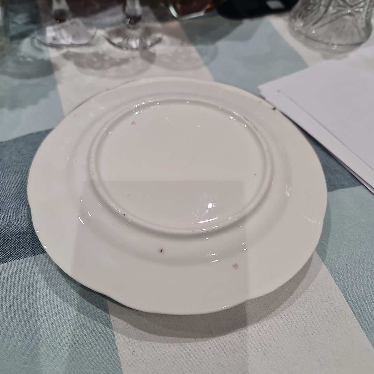 Vintage white and Gold 18 cm plate
