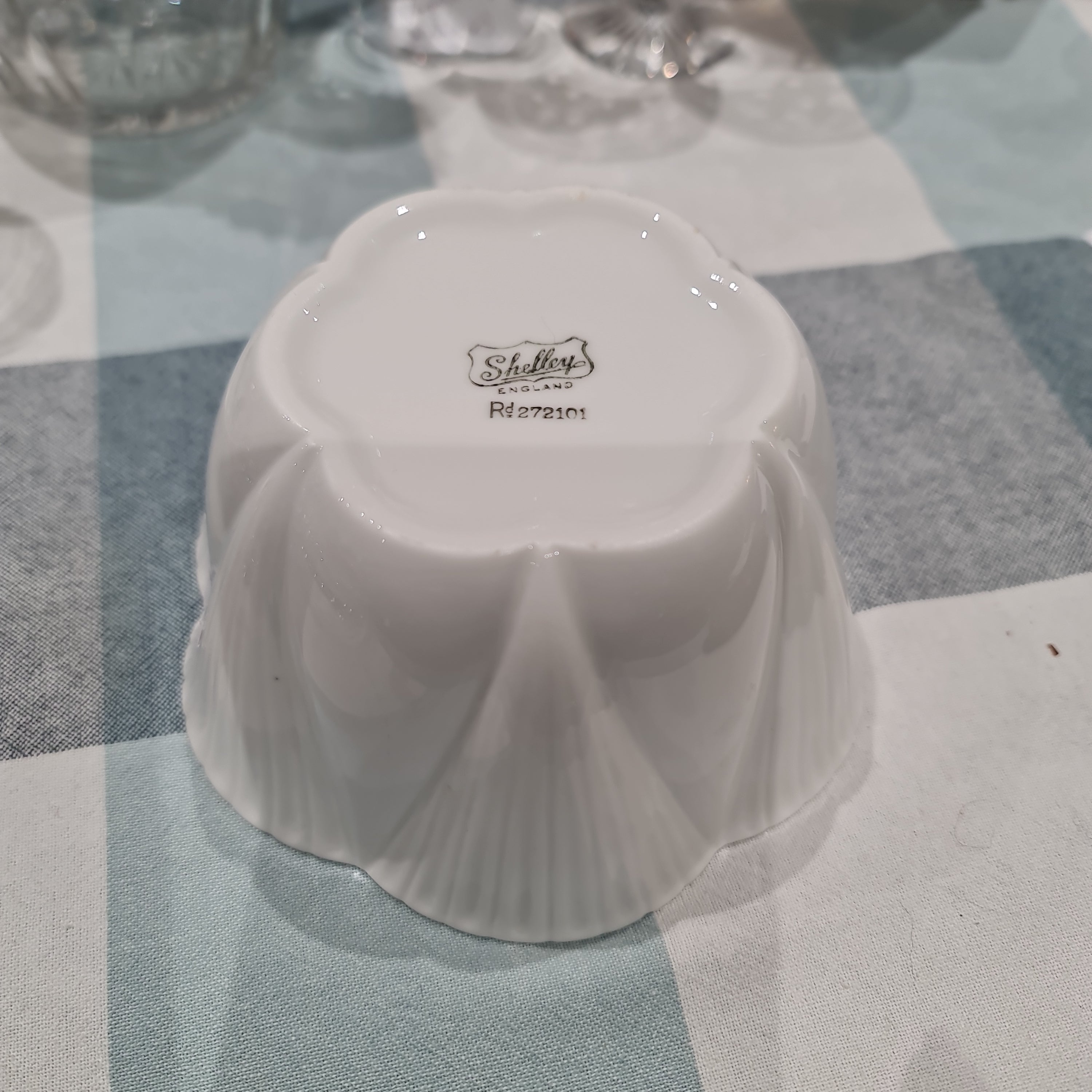 Shelley vintage white bowl