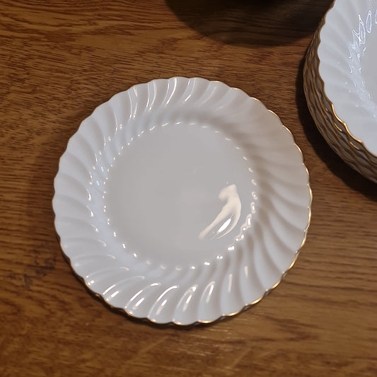 Wedgwood Gold Chelsea fine Bone China desert plate 22cm