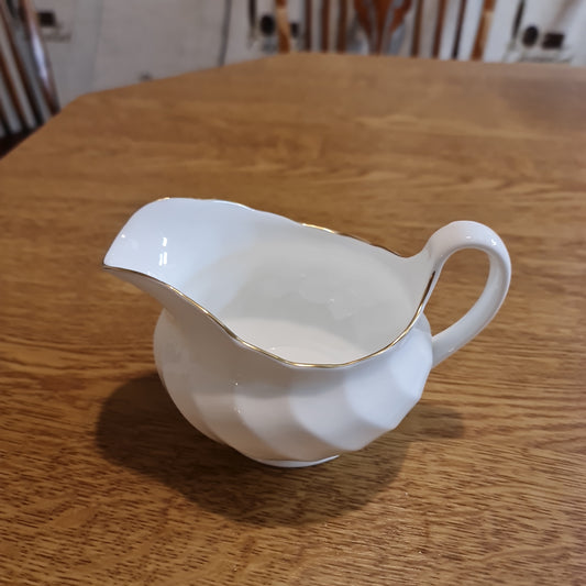 Wedgwood Gold Chelsea fine Bone China gravy jug