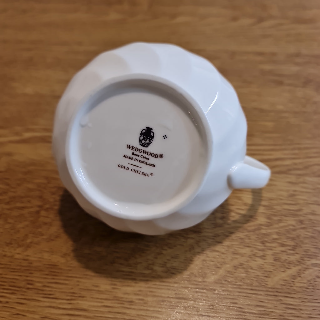 Wedgwood Gold Chelsea fine Bone China gravy jug