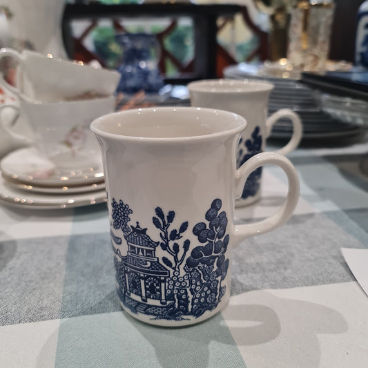 Churchill blue willow mug