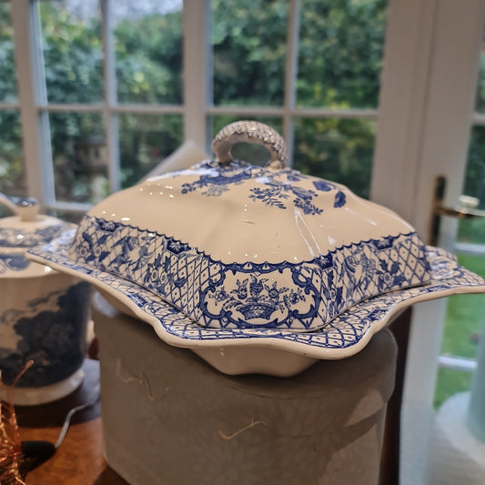 Amazing mason big blue and white Tureen -minor crazing at the bottom